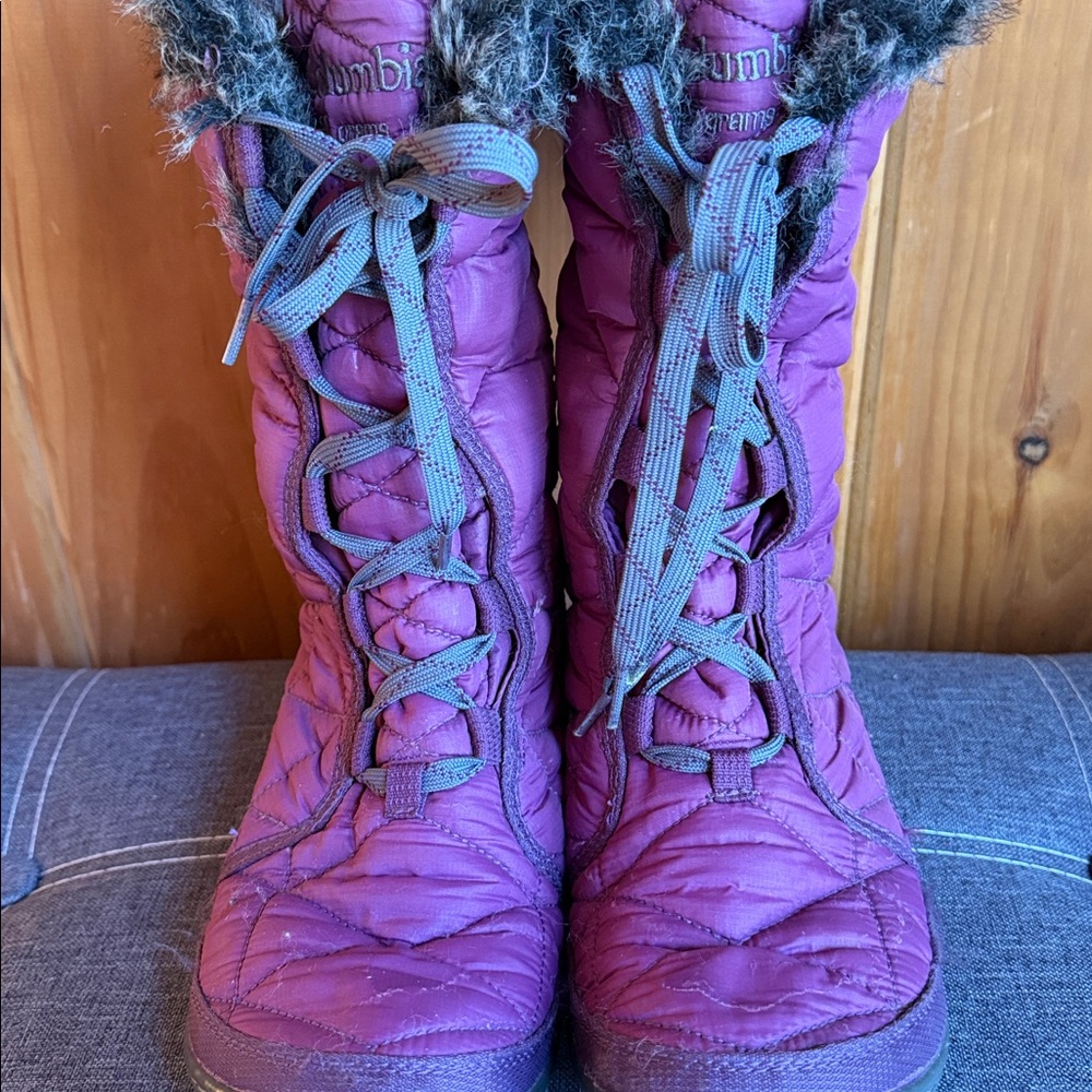 703 Columbia Quilted Insulated Purple Winter Boots with Faux Fur Cuffs - Picture 3 of 16